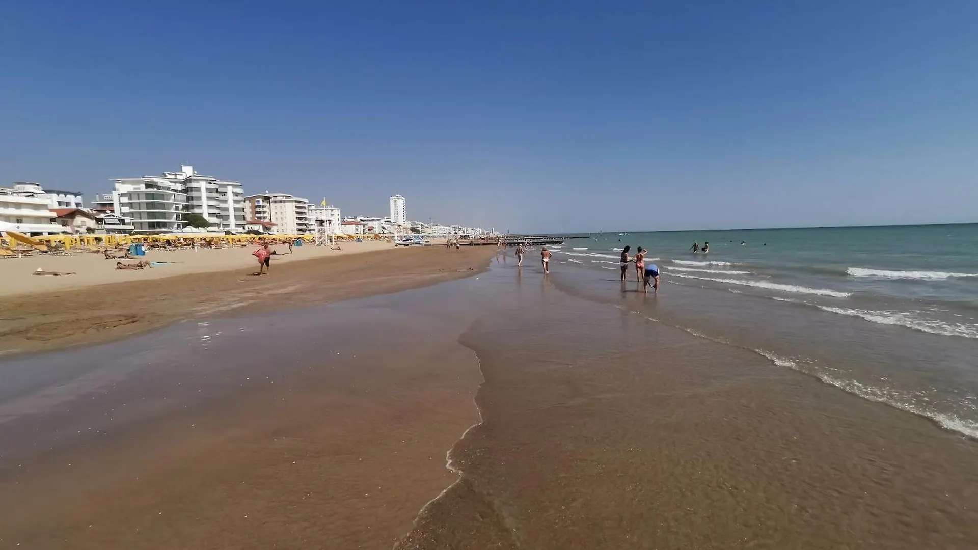 Gigi House - Appartamento Piazza Mazzini - 200M Dal Mare Con Posto Spiaggia ليدو دي يسولو 0*,  إيطاليا